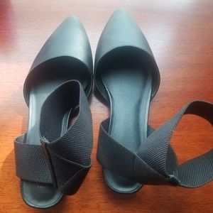 Vera Wang Black Ankle Strap Flats Sz 9